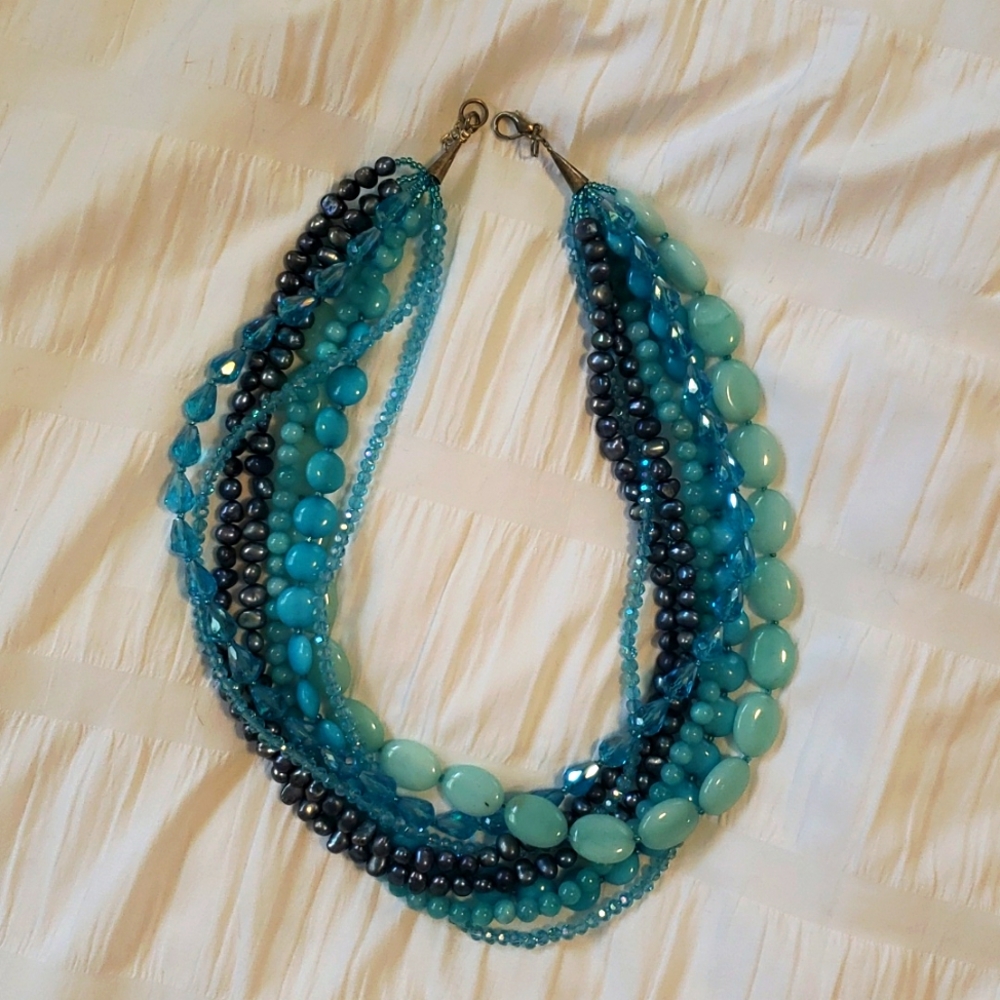 Crystal Beaded Necklace in Shades of Blue